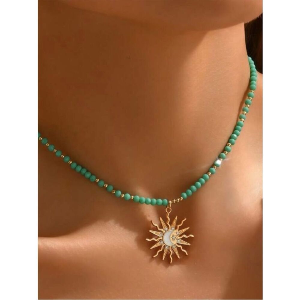 Turquoise Sun Pendant Necklace R44